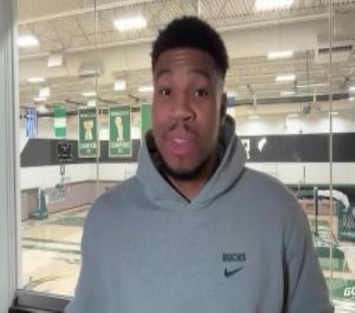 字母哥：梅羅就像喬詹都是GOAT但我更傾向C羅因?yàn)槲乙膊皇翘熨x怪