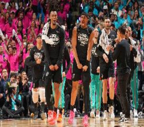 凱爾登約翰遜：為拿到最佳第六人感到很開心這份榮譽屬于全隊