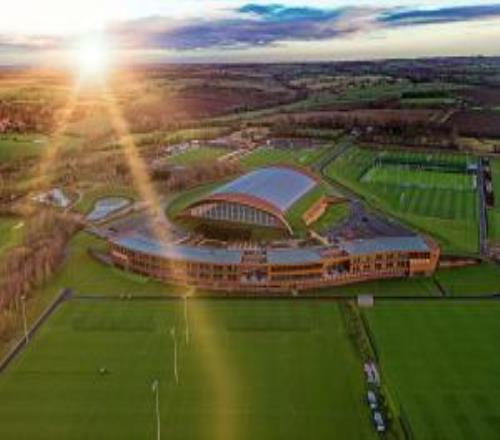 降入英甲...萊斯特奪冠后8500萬建豪華基地利物浦的“才”5000萬