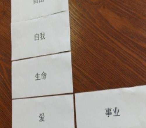 視金錢如糞土夏安分享：BLG五人基本都把金錢的重要性看的很低