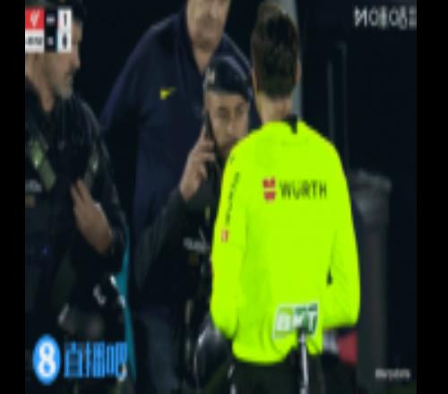 世体：巴萨vs塞尔塔有球迷心脏骤停接受急救，两队队医共同救治