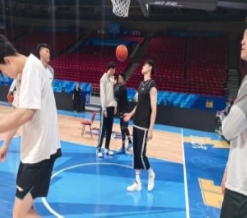 今晚對陣吉林！京媒：曾凡博今天復(fù)出趙睿繼續(xù)缺陣