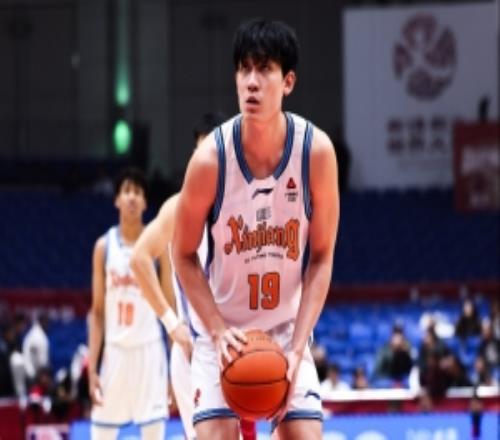 媒體人：新疆首個勝率不足40%的賽季看看未來能否卷土重來吧