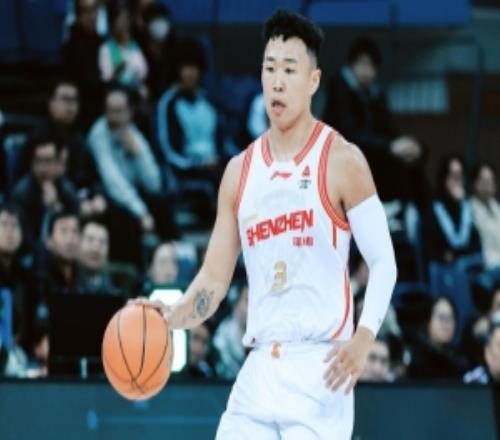 完成蛻變！深圳男籃本賽季30勝12負(fù)高居第3上賽季17勝29負(fù)排第13