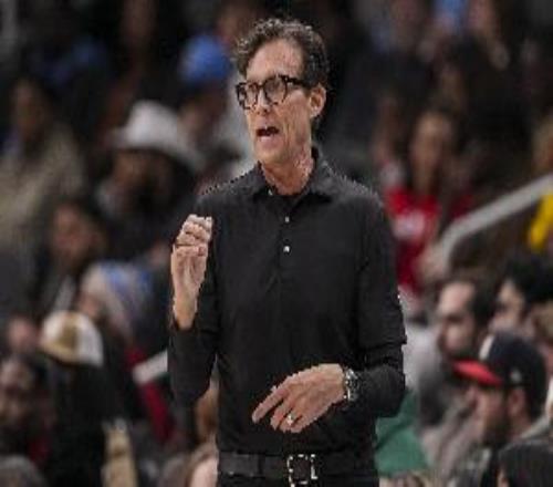 斯奈德：隊(duì)員們很努力&彼此分享球這就是我喜歡這個(gè)團(tuán)隊(duì)的地方