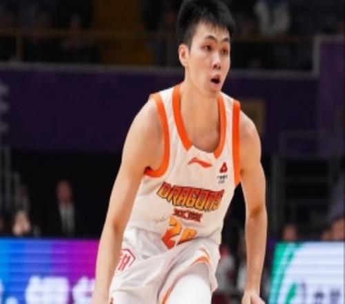 內外開花！龐崢麟半場8中5貢獻12分三分5中2