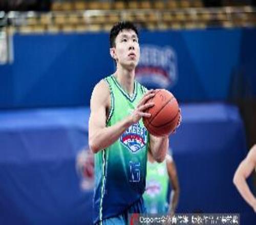 开局就燃了！郑昊燃首节打满6中5单节13分&三分4中3