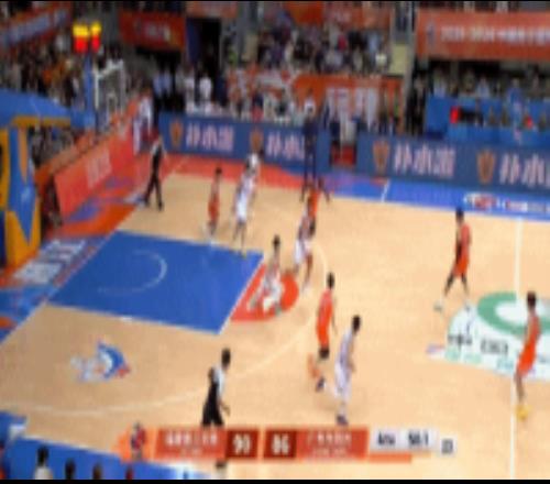 致命！廣東落后4分&手握球權(quán)徐杰與拉科塞維奇手遞手時(shí)踩線出界