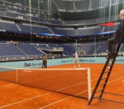 老佛爺擔(dān)任主裁！伯納烏上演網(wǎng)球賽，辛納+貝林vs庫爾圖瓦+納達(dá)爾