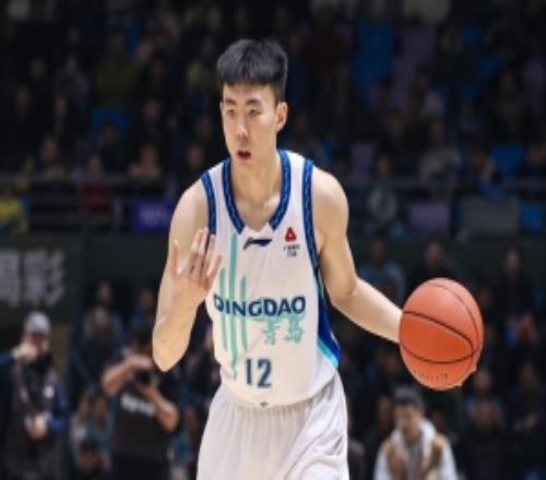 槍桿火熱！段昂君半場7投5中&三分6中4獨得14分2籃板1搶斷