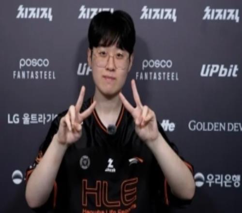 Zeus：竞技水平比我预想的要好，艰难局势下取胜也是强队的风范