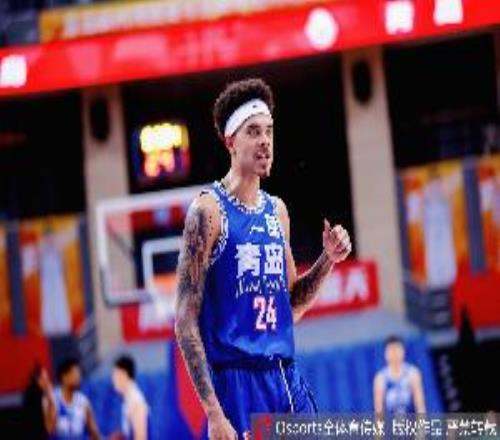 一言难尽！基诺内斯半场6投仅1中得到3分1篮板1抢断