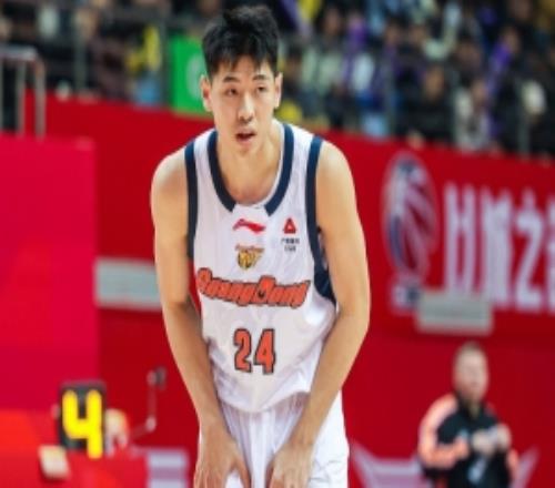 看看季后赛吧！崔永熙替补20分钟8中4&三分4中2拿到13分