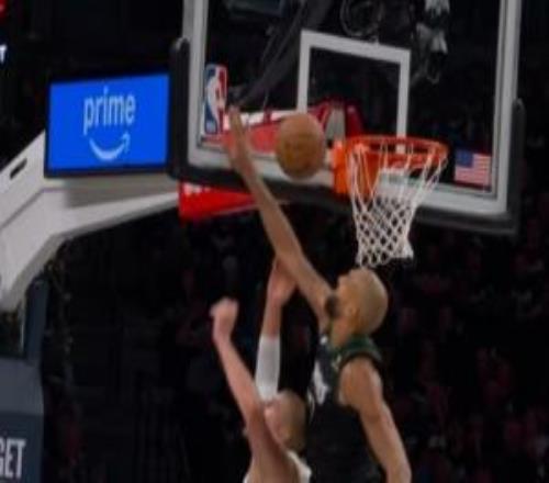 給約基奇防麻了！約基奇突破再遭戈貝爾釘板大帽！本場(chǎng)16中4！