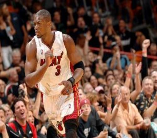 韋德：我打球那會(huì)要是有東決MVP最佳關(guān)鍵先生獎(jiǎng)我至少有一兩個(gè)