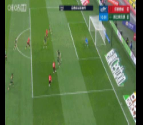 韋世豪禁區(qū)倒地，VAR介入檢查后認(rèn)定不是點(diǎn)球