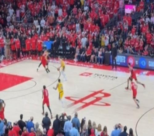 03！解說曬火箭主場球迷倒戈：吵到聽不見火箭球迷心碎的聲音