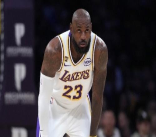 詹姆斯：膠著時期我仍相信球隊有能力扭轉戰局就是專注于當下