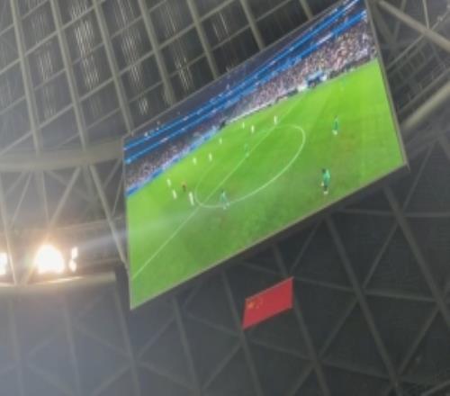 中超首次！工体大屏幕实时直播国安vs津门虎