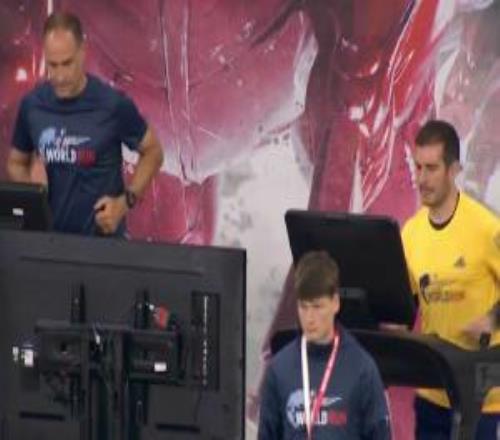 萊比錫比賽時主席在場邊慢跑！兩人共跑21.41公里籌善款超10萬歐