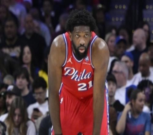 納斯：恩比德在進(jìn)行個人場上訓(xùn)練他本人非常想回歸