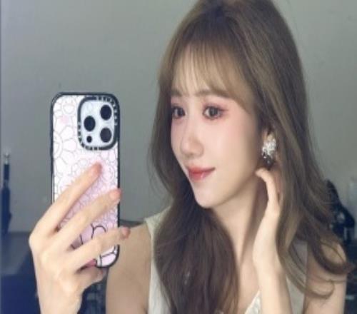 LPL女主持BaoBao曬照：好久沒來虹橋上班啦今天兩場都見