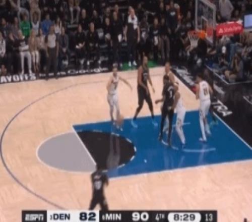 分差上雙！戈貝爾腦后帥氣摘板助攻康利命中三分球