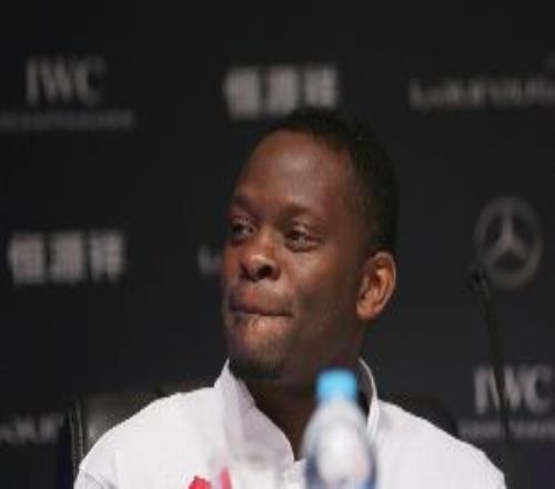 薩哈：曼聯(lián)應(yīng)引進(jìn)范德芬，尋找并簽下風(fēng)格類似賴斯的新中場