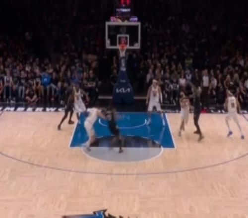 偷師約基奇蘭德爾精彩橫傳穿越防守里德空位三分正中靶心