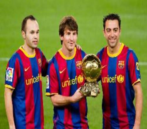 最佳搭檔！哈維：在我看來，伊涅斯塔、布斯克茨、梅西是絕對(duì)巔峰