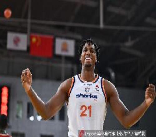 懷特塞德是CBA設(shè)立常規(guī)賽最佳防守球員獎項(xiàng)以來首位當(dāng)選的外援