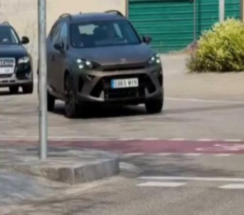 早日康復(fù)！亞馬爾抵達(dá)巴薩基地接受治療