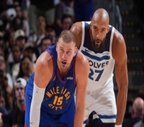 過去三場第四節戈貝爾一共防了約基奇21分鐘后者16中2&僅1助攻