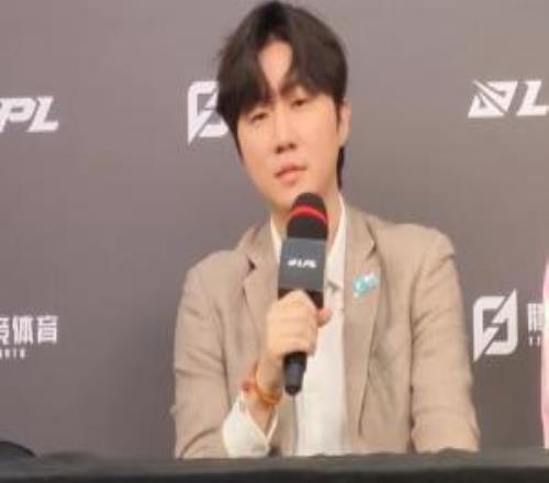 BLG主教練Daeny：排位訓(xùn)練賽效果都不錯(cuò)，才給Bin選出韋魯斯上單