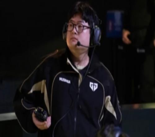 Ryu：隊員們整體都有感冒狀態(tài)不是很好沒想到Kiin卡牌是全勝戰(zhàn)績