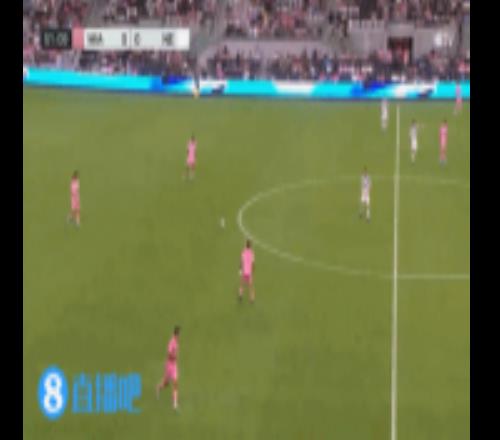 還是00！阿連德禁區(qū)內(nèi)抽射破門，邊裁舉旗示意越位在先進球無效