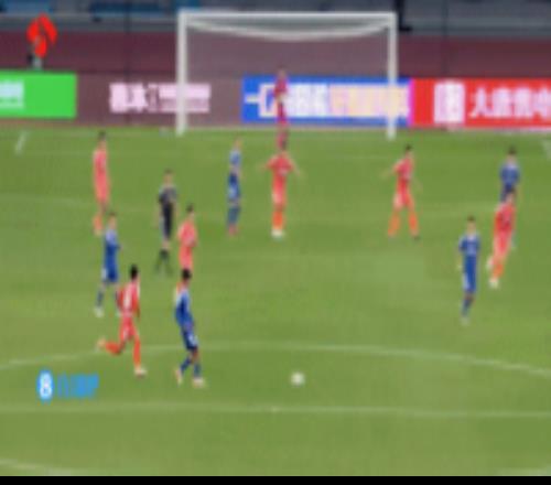 鹽城隊(duì)少打一人！申全書飛鏟對(duì)手，裁判看完VAR后改判紅牌