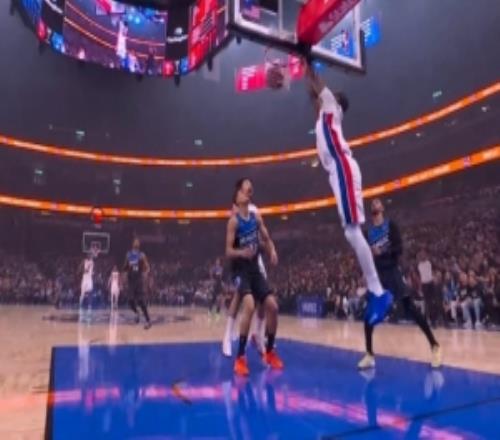 新任空接之城杜倫和奧薩爾相繼空接暴扣活塞回敬102抹平分差