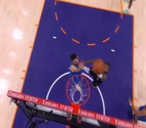 針尖對麥芒！亞歷山大頂翻防守空籃上進(jìn)杰倫格林2+1強(qiáng)勢回應(yīng)