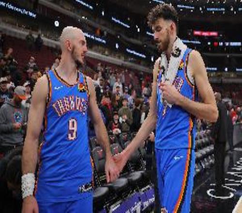 切特：卡魯索場內場外都非常出色他的高效溝通能幫球隊穩住節奏