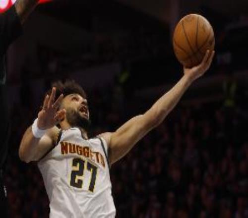 穩(wěn)定輸出！賈馬爾穆雷半場(chǎng)11中5拿到13分2板3助1帽