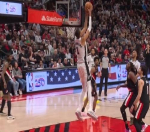 瀟灑！卡斯爾仙人指路送妙傳文班一飛沖天空接背扣