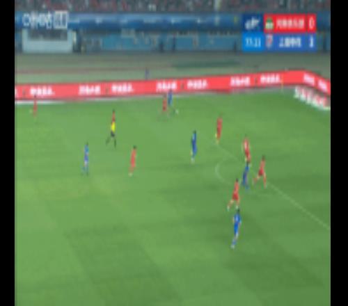 打得漂亮撲得精彩！吳曦禁區(qū)外直接爆射，王國(guó)明撲了一下?lián)糁袡M梁