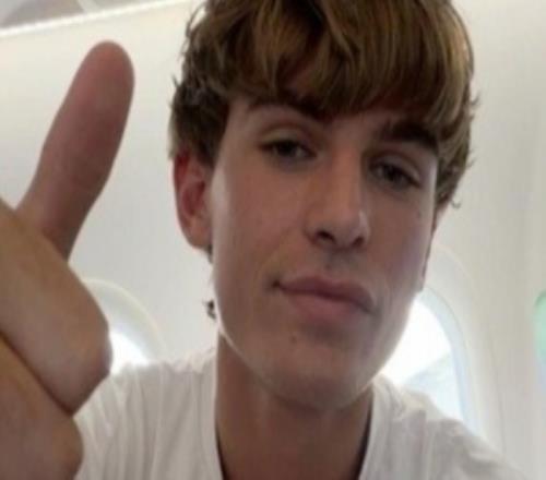 頭部被撞后到醫院檢查，尼科帕斯豎大拇指報平安：一切都很好