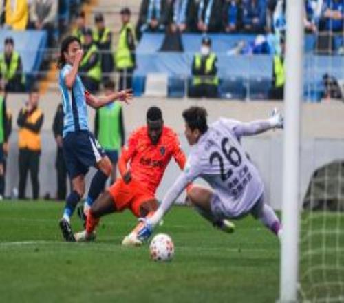 結(jié)束2連??！玉昆31終結(jié)英博5連勝鄧涵文閃擊+傷退奧斯卡雙響