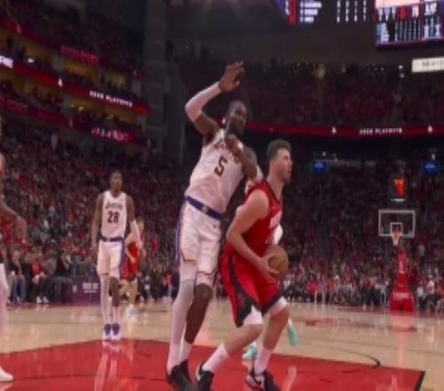 美蜜熱議艾頓驅逐：申京想肘誰就肘誰我見過最明顯的操作比賽！