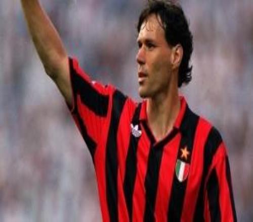 搭檔過的最強球員科斯塔庫塔：我會選擇三座金球獎得主范巴斯滕