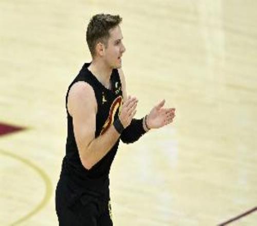 難阻失利！梅里爾9中5拿到14分三分7中3