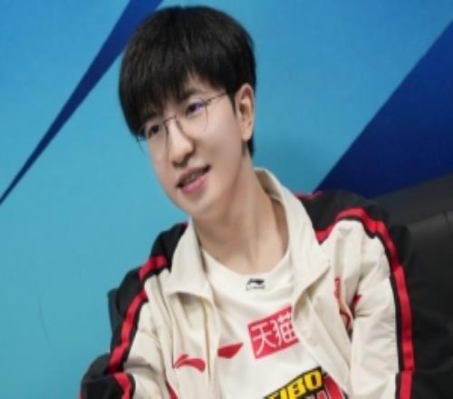 尺度太大！WBG粉絲吐槽：拉胯選手做情趣用品倒模贊助商回應(yīng)：NO！