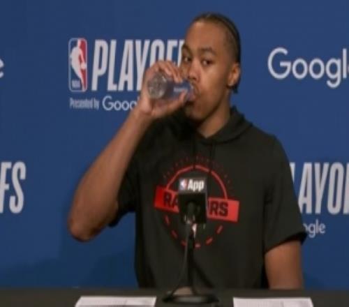 【完整版】巴恩斯：博伊尔斯防守极其出色征途国际
全队都非常信任他